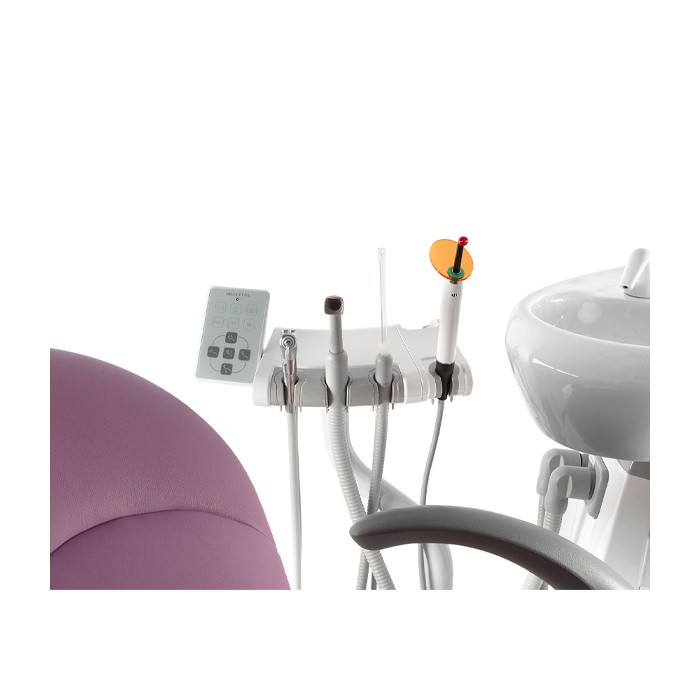 SILVERFOX 8000B-SRS0 – стоматологическая установка с нижней подачей и с мягкой обивкой