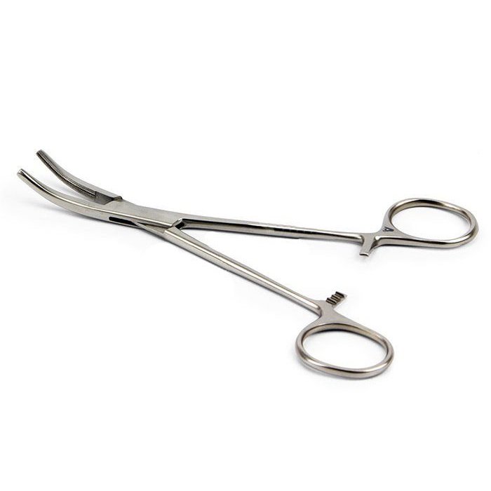 Зажим к/о с атравматической насечкой изогнутый