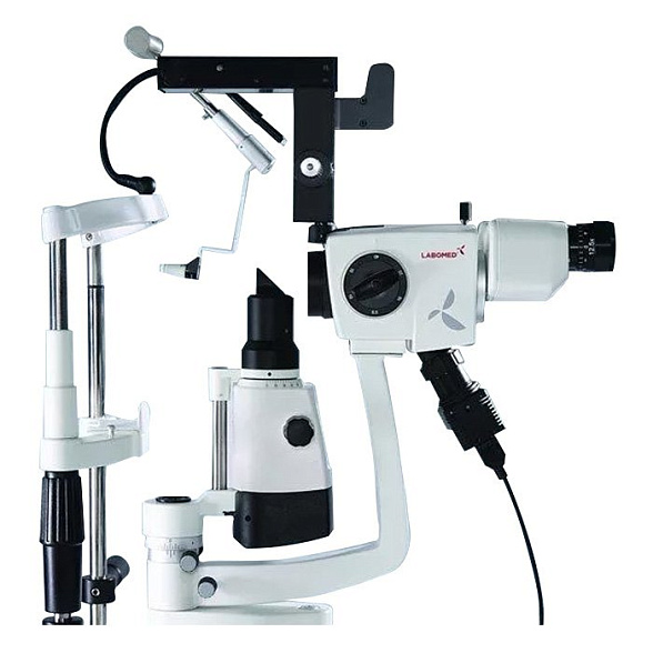 Щелевая лампа Labomed eVO 300 со встроенным делителем луча