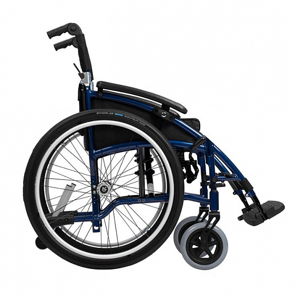 Инвалидная кресло-коляска механическая Ortonica Desk 4000