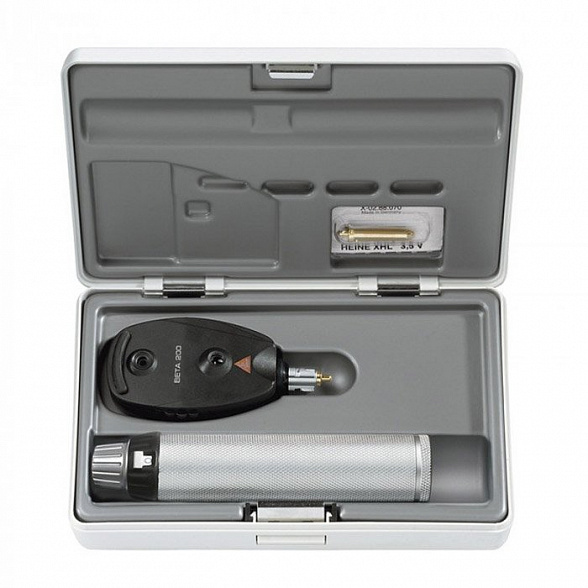 Офтальмоскоп прямой BETA 200 с рукояткой перезаряжаемой BETA 4NT и ретиноскопом ВЕТА 200 Heine