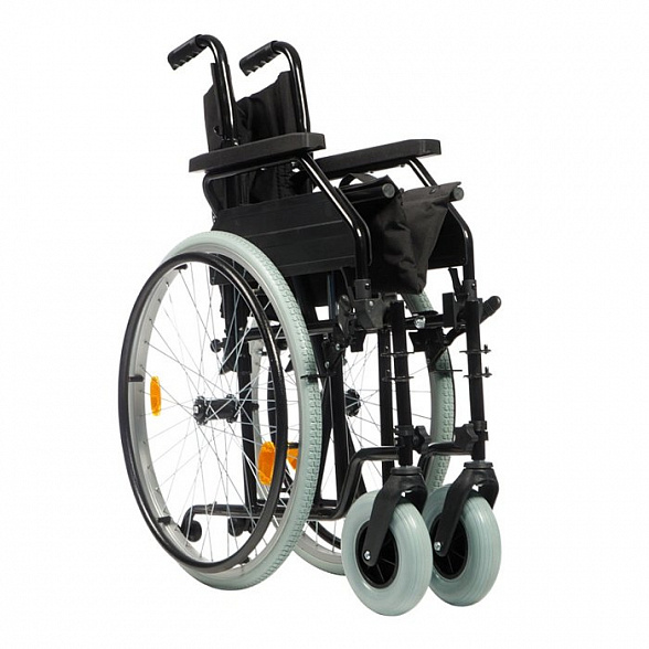 Инвалидная кресло-коляска механическая Ortonica Base 400