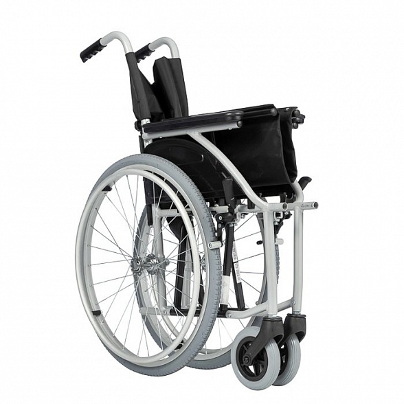 Инвалидная кресло-коляска механическая Ortonica Base Lite 150