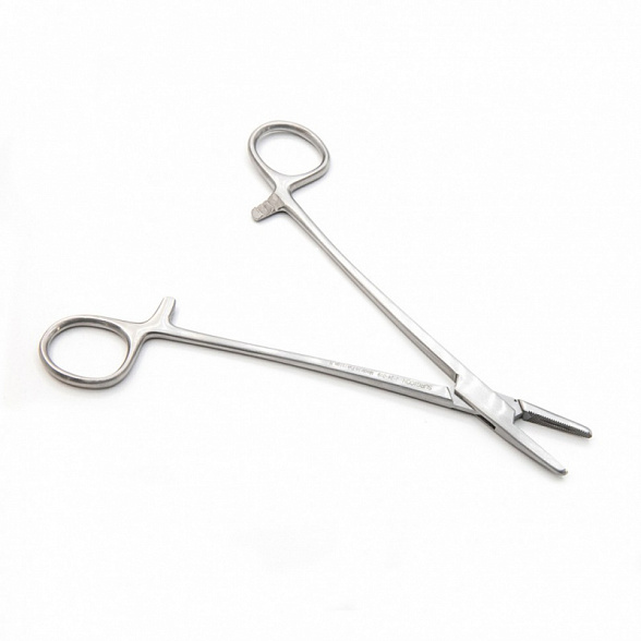 Иглодержатель общехирургический 18 см Surgicon