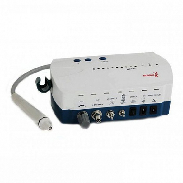 Ультразвуковой автономный скалер UDS , в комплекте поставляются 5 насадок (G1- 2 шт., G2,G4, P1), эндочак Е1. Woodpecker