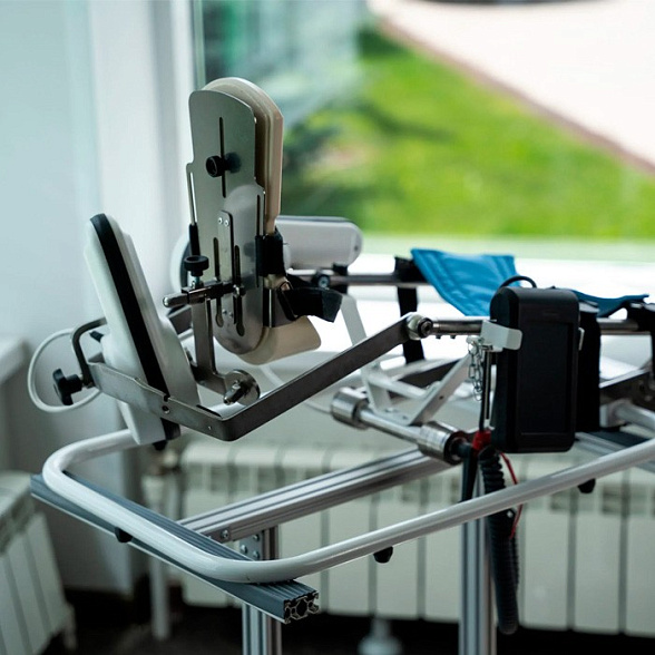 Аппарат двигательный для роботизированной механотерапии суставов нижних конечностей «Орторент-голеностоп»