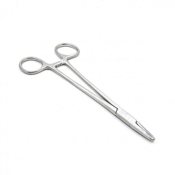 Иглодержатель общехирургический, 180 мм. Surgiwell