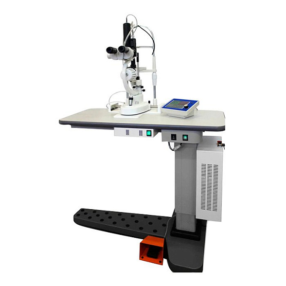 Офтальмологический лечебно-диагностический комплекс на основе щелевой лампы и мультиволновых лазеров (КОЛД) с моторизованным столом RS-700
