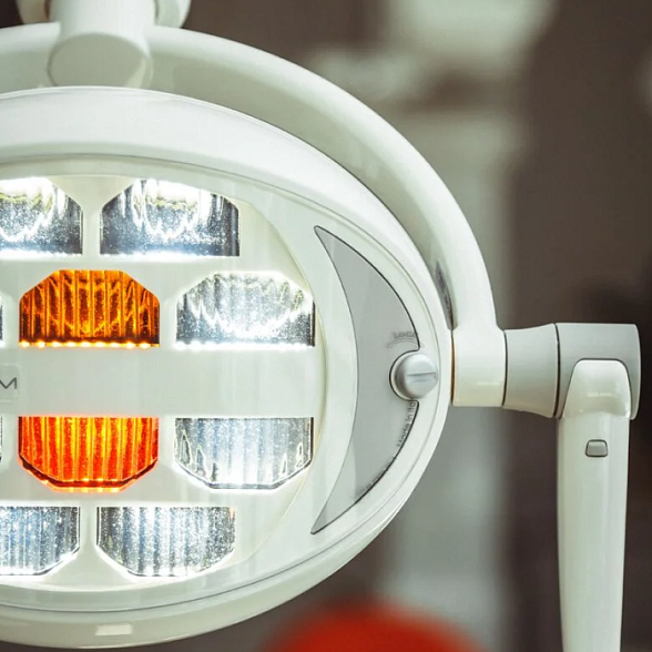 G.Comm POLARIS - стоматологический светильник