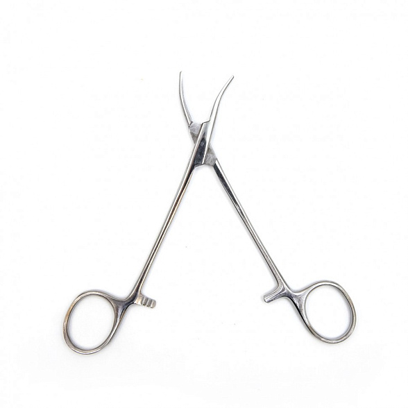 Зажим кровоостанавливающий "Москито", изогнутый по ребру, 160 мм. Surgiwell