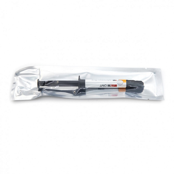 Материал стоматологический для восстановления и реставрации твердых тканей зубов "SM Light" по ТУ 32.50.11-026-67200978-2019: текучий композит светового отверждения для временного пломбирования «SM Light темпо flow», дозатор с пастой (бесцветный) 2,5